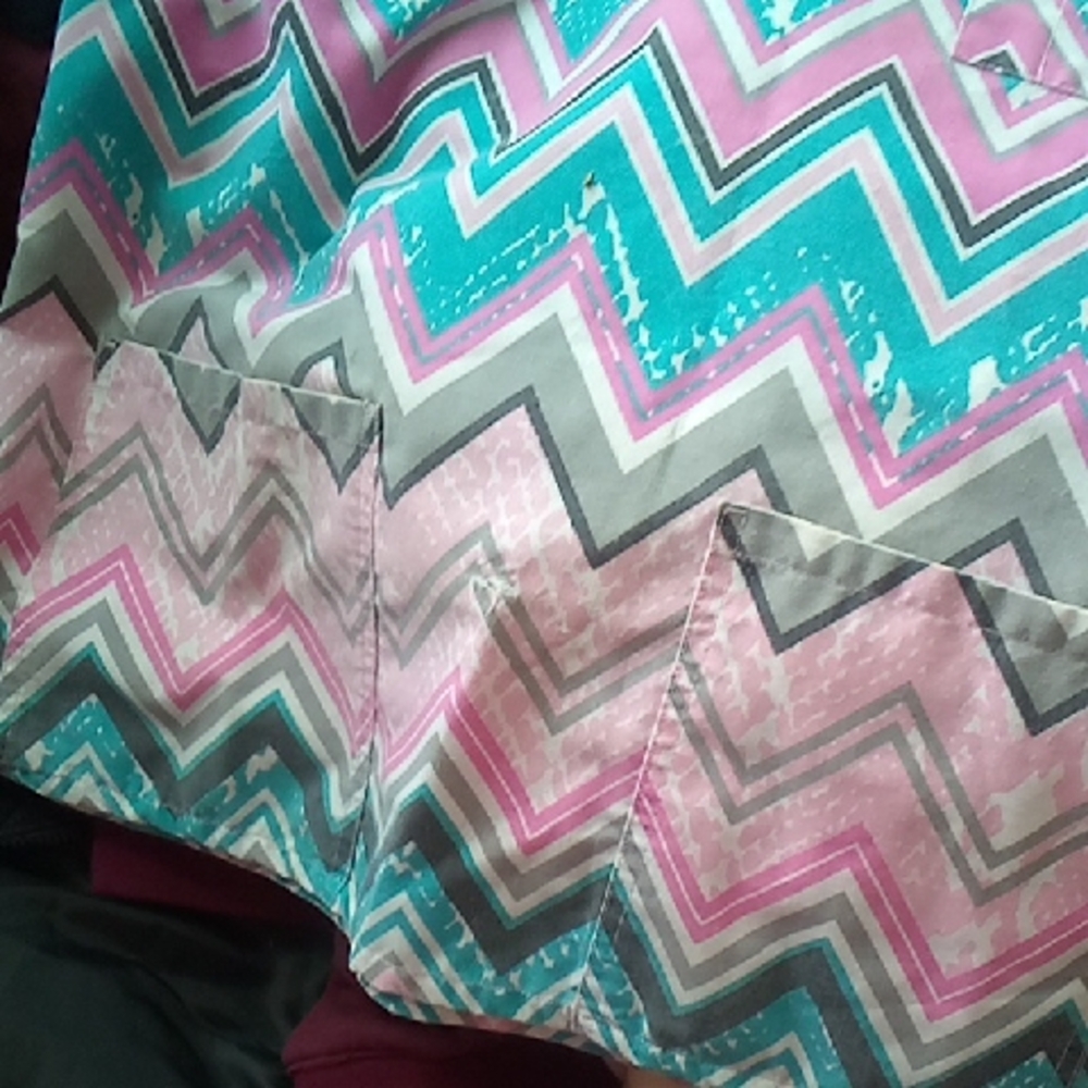 Colorful Chevron Patterned Top - Picture 2 of 5